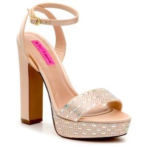 Betsey Johnson satin platform shoe with crystal size 9 style Allie